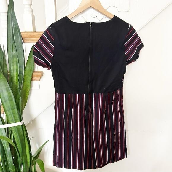 Doe & Rae Black Red White Stripe Short Sleeve Sheath Dress with Pockets Size M - Picture 4 of 6